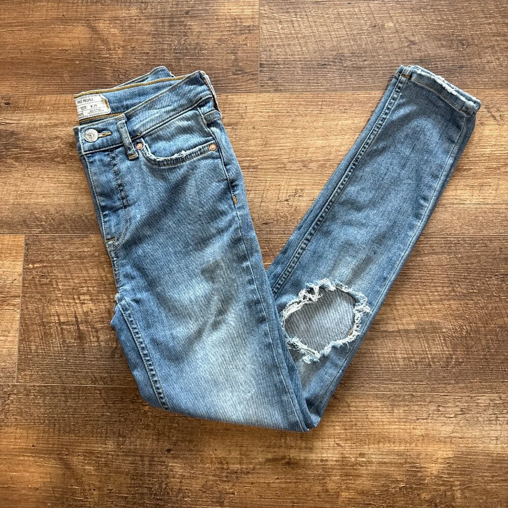 Free People Women’s Skinny Distressed Ankle Jeans Size 25